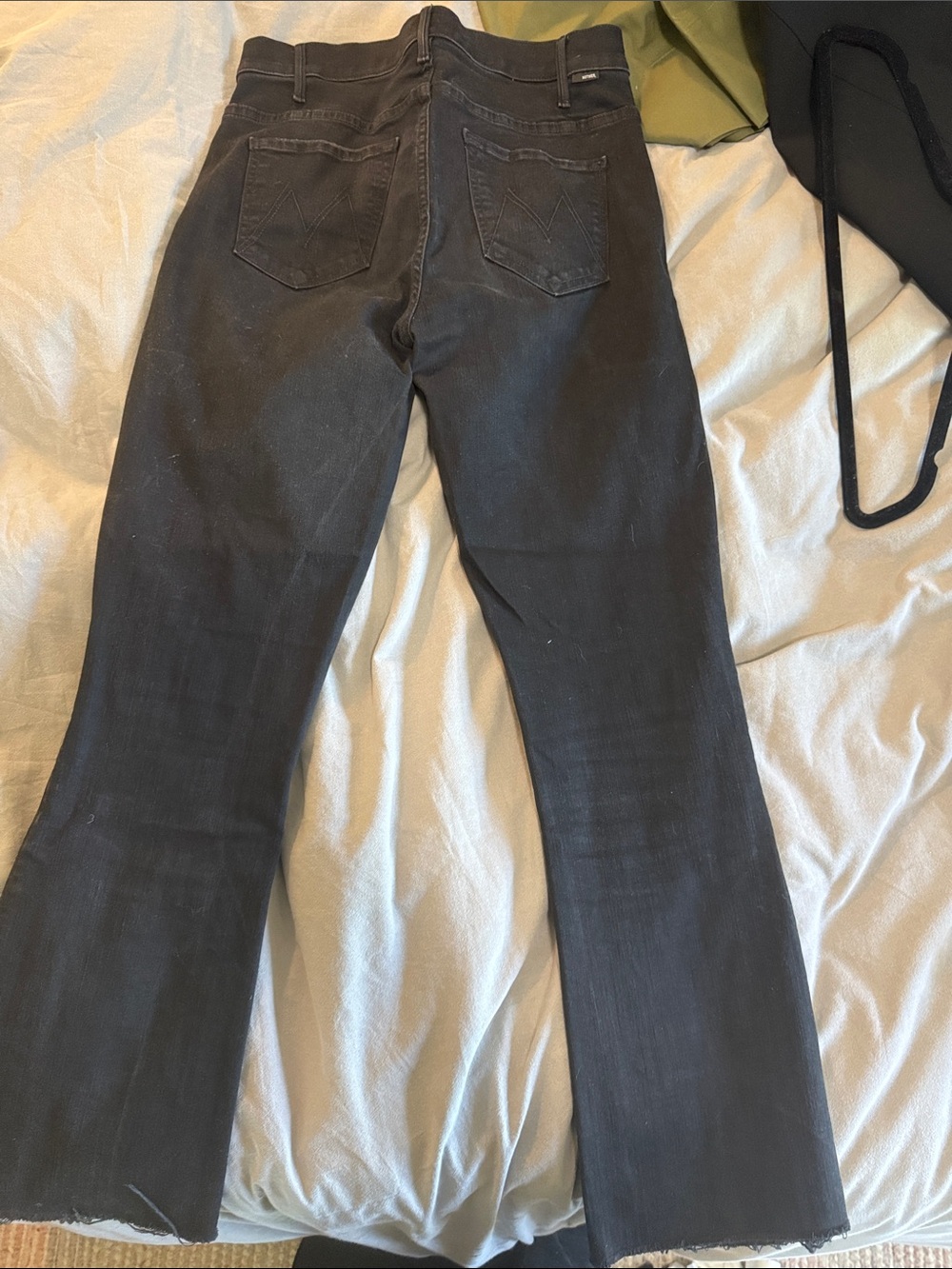 MOTHER Hustler Ankle Fray in Not Guilty - Black Women's Jeans - Picture 4 of 4